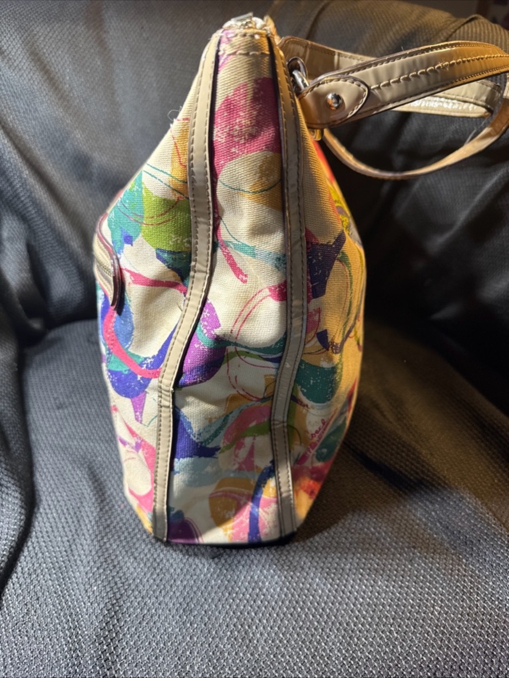Coach Poppy Stamped C Hallie Tote handbag. Multicolor - Picture 7 of 17